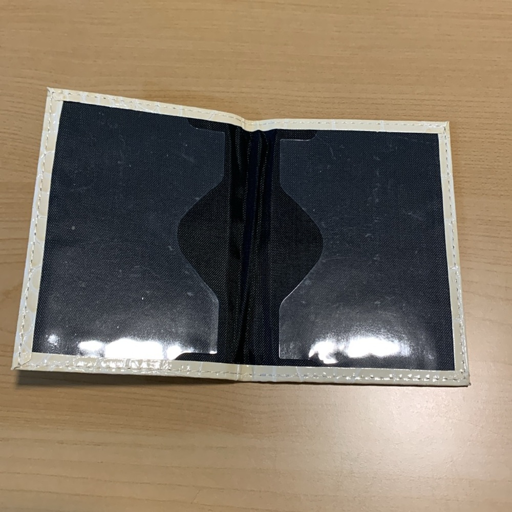 Cream Crocodile Embossed Wallet - Picture 3 of 3